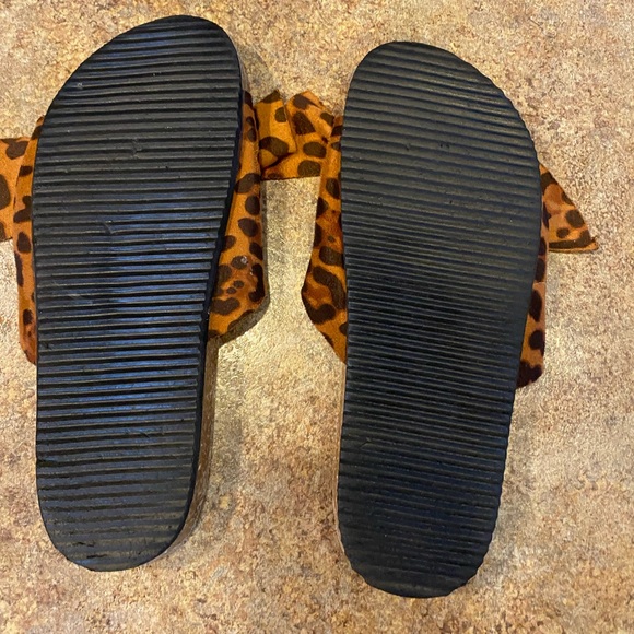 Leopard Sandals - Picture 3 of 5